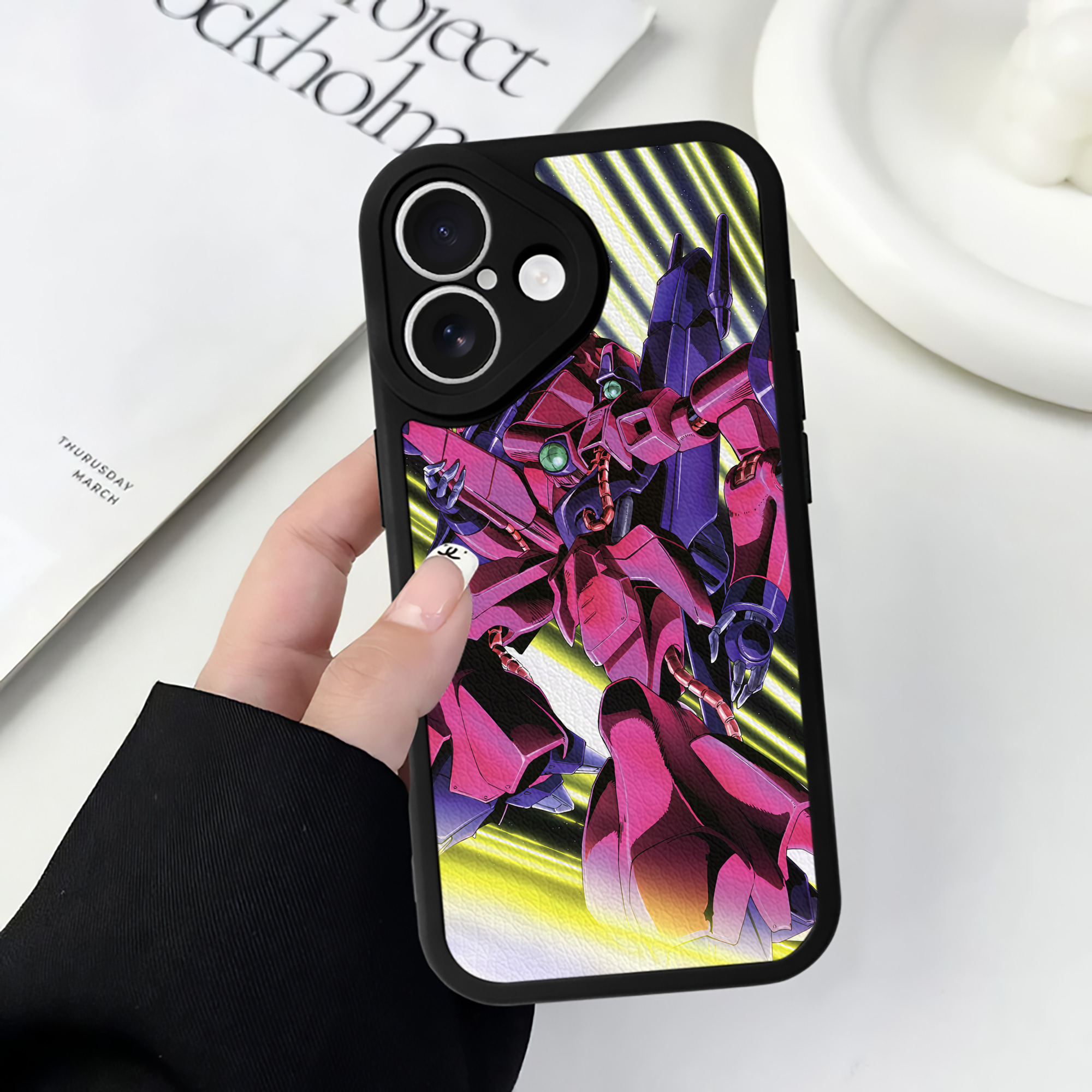 （画像用） 機動戦士ガンダム Mobile Suit Gundam 【iPhone 16シリーズ対応】シリコンスマホケース（レザー調） 材質：シリコン